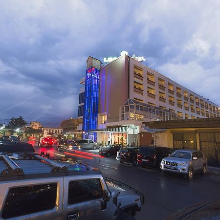 Leon Hotel Kinshasa Exterior photo